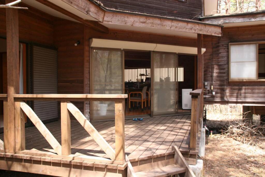 北軽井沢の貸別荘一棟貸し切り-庭とウッドデッキつき Azumaiokozan Exterior foto