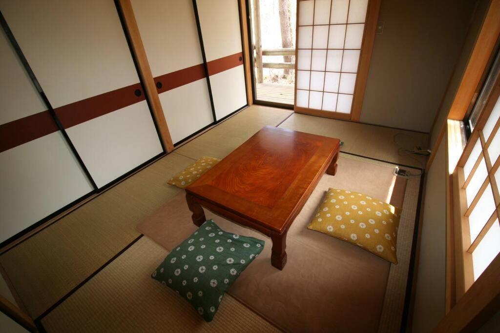 北軽井沢の貸別荘一棟貸し切り-庭とウッドデッキつき Azumaiokozan Exterior foto