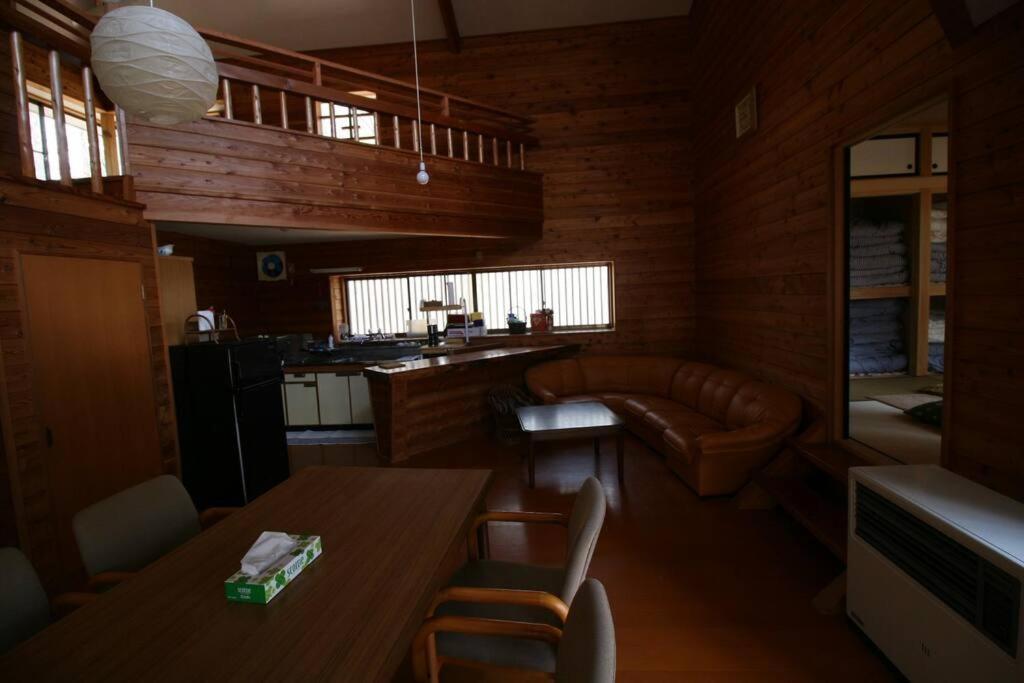 北軽井沢の貸別荘一棟貸し切り-庭とウッドデッキつき Azumaiokozan Exterior foto