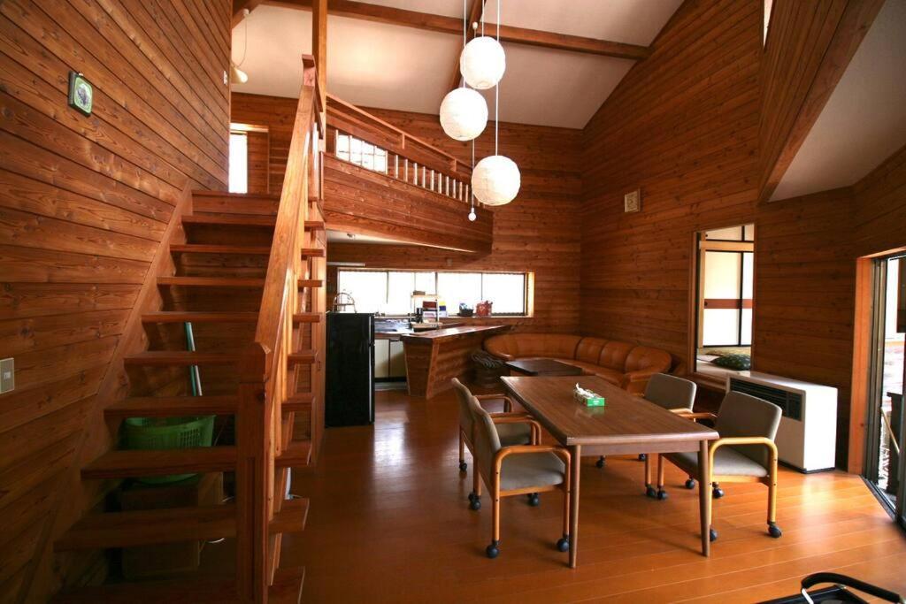 北軽井沢の貸別荘一棟貸し切り-庭とウッドデッキつき Azumaiokozan Exterior foto