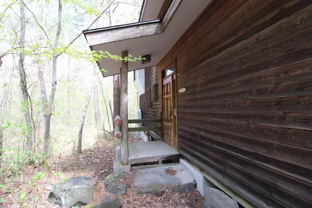 北軽井沢の貸別荘一棟貸し切り-庭とウッドデッキつき Azumaiokozan Exterior foto