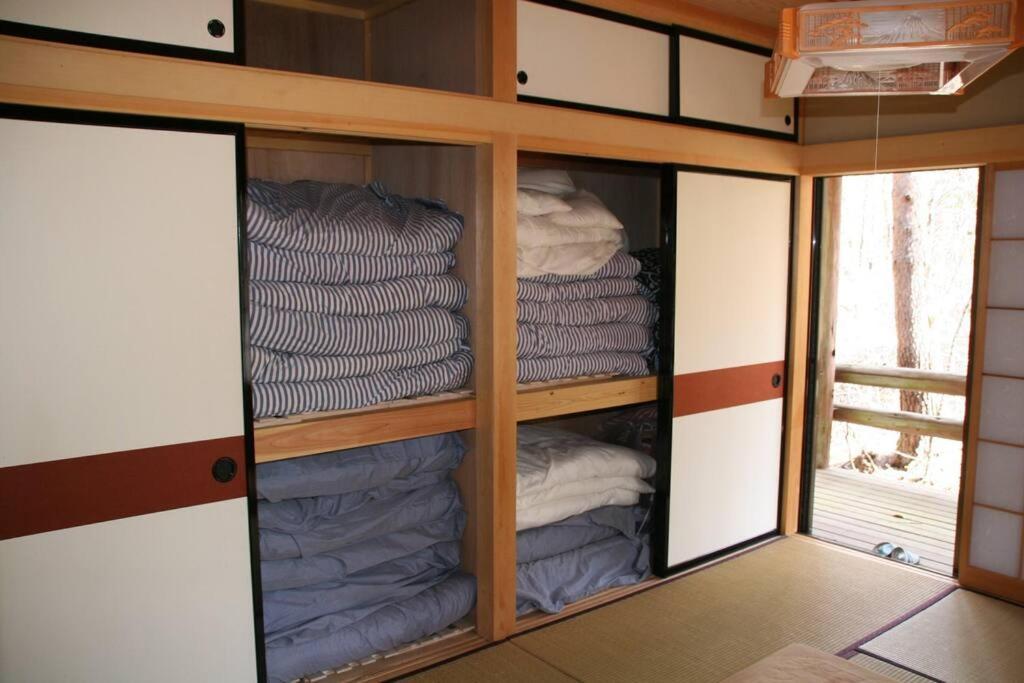 北軽井沢の貸別荘一棟貸し切り-庭とウッドデッキつき Azumaiokozan Exterior foto