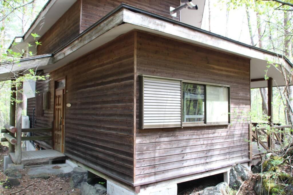 北軽井沢の貸別荘一棟貸し切り-庭とウッドデッキつき Azumaiokozan Exterior foto